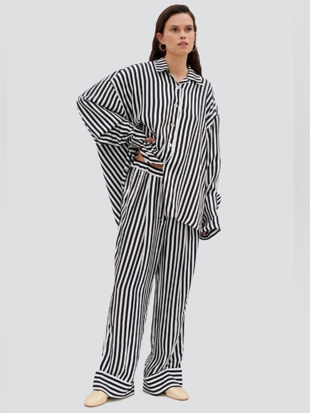 Sleeper Black & White Striped Pajamas 2 Piece Set Satin One Size $350